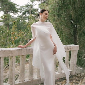 open back dress cape Romantic Boho Lace Sleeveless V-neckline Removable Puffy shoulder cape Open  V-shape back Zip closure A-line Wedding dress