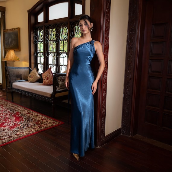 pretty lavish black bridesmaid dress Edie Chiffon Maxi Bubble Sleeves Length:Ankle Sleeveless Back Strapless Beaded Bustier Draped