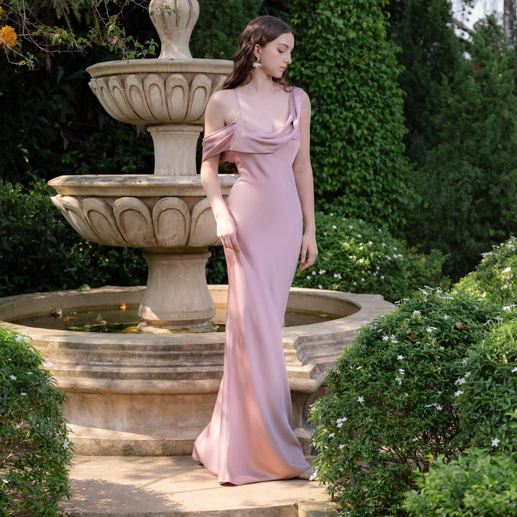 Vestito rosa di seta Italia