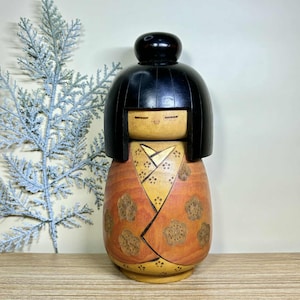 こけし人形、高見沢一雄作のヴィンテージ日本の創作人形（21 cm）