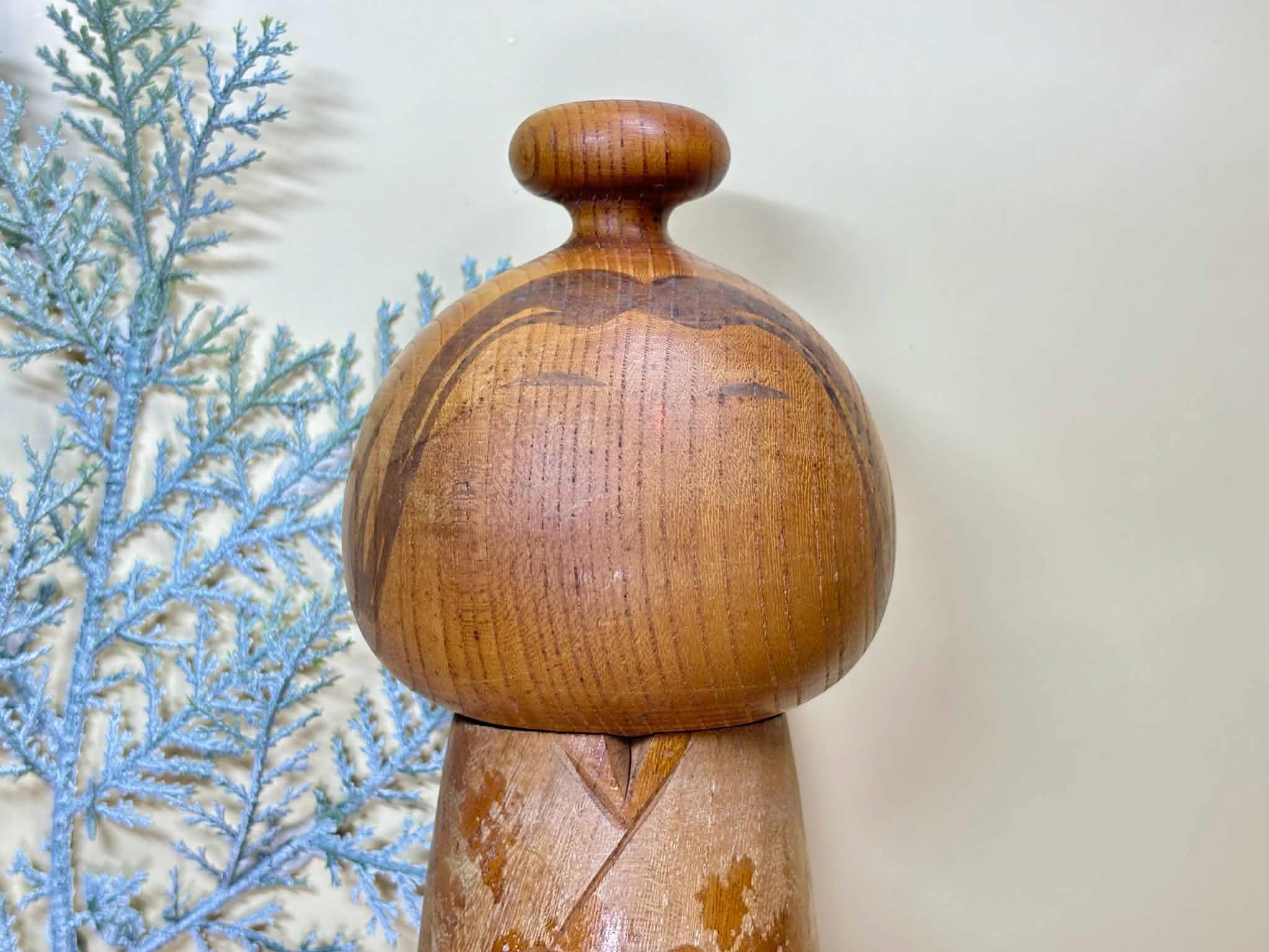 珍しいこけし(1924-)、栗林一節作のヴィンテージ日本の創作人形(21cm