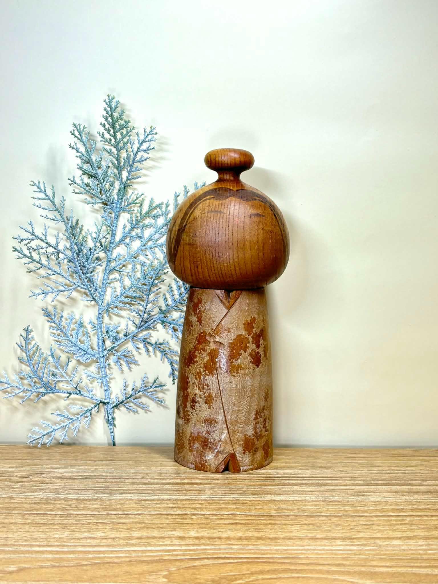 珍しいこけし(1924-)、栗林一節作のヴィンテージ日本の創作人形(21cm