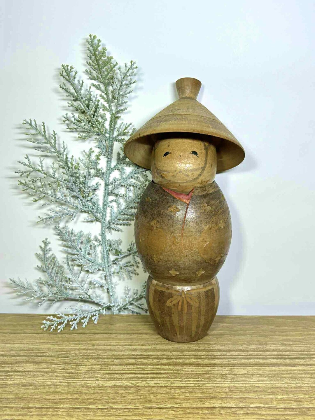 希少なこけし、関口三作作のヴィンテージ日本の創作人形（19cm