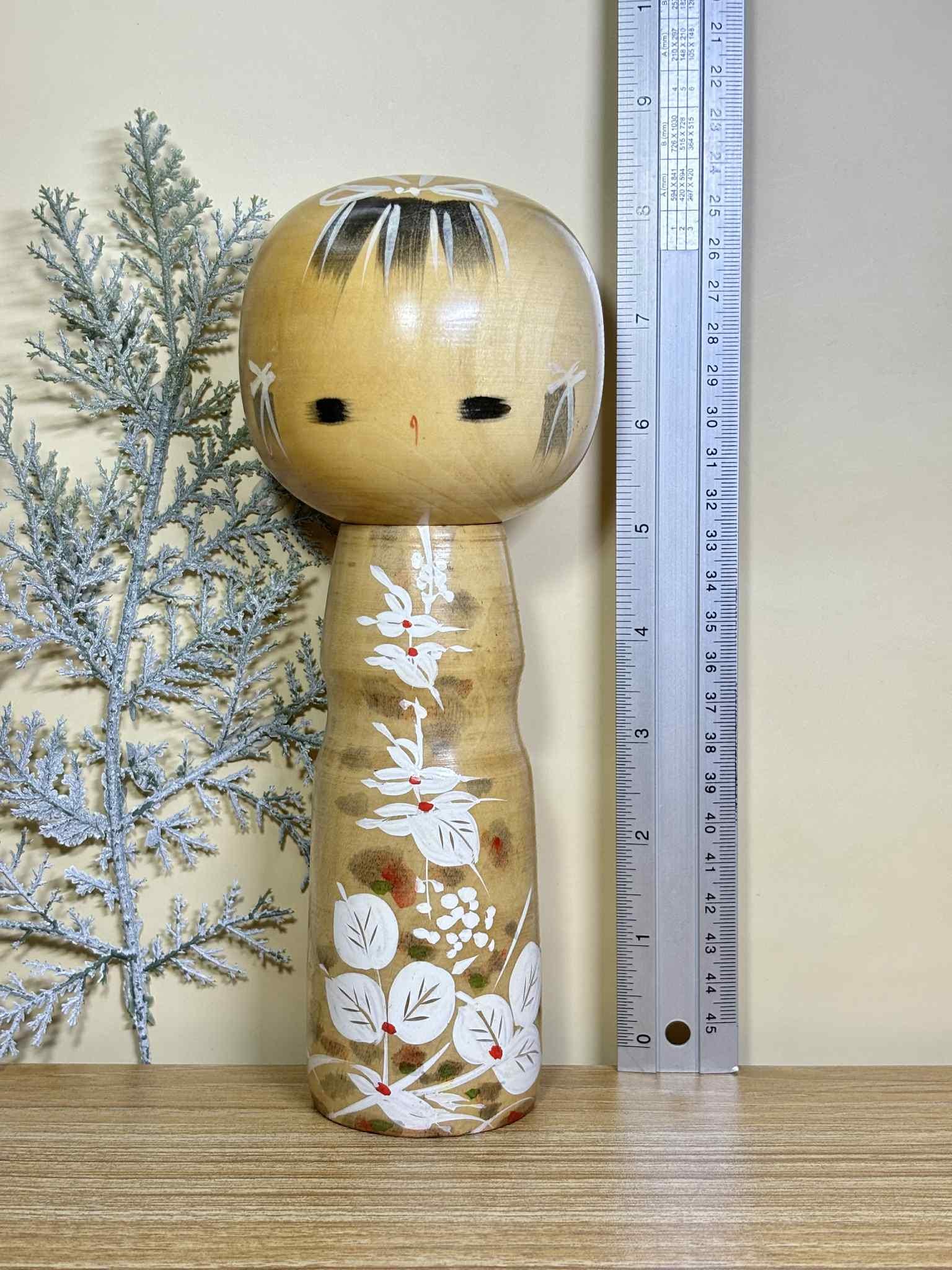 木製こけし風人形 約30cm 吉田多加志　故人の作品である。　超大幅値下げ実施 こけし人形、日本のヴィンテージ創作人形「甘い口」、相田春峯（せい