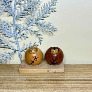 Kokeshi Doll, Vintage Japanese Creative doll &quot;Branch Couple&quot; (4.7cm.)