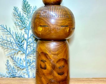 Zeldzame Kokeshi-pop, vintage Japanse creatieve pop van Kazuo Takamizawa (20,5 cm.)