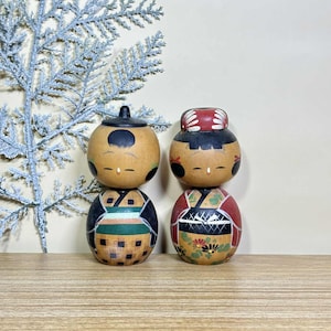 Pair Kokeshi Doll, Vintage Japanese Creative doll &quot;Couple&quot; (9.7cm./9.4cm.)