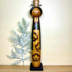 希少なこけし人形、高見沢一雄作のヴィンテージ日本の創作人形（32.5 cm）