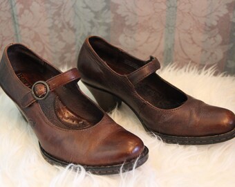 eastland mary jane shoes