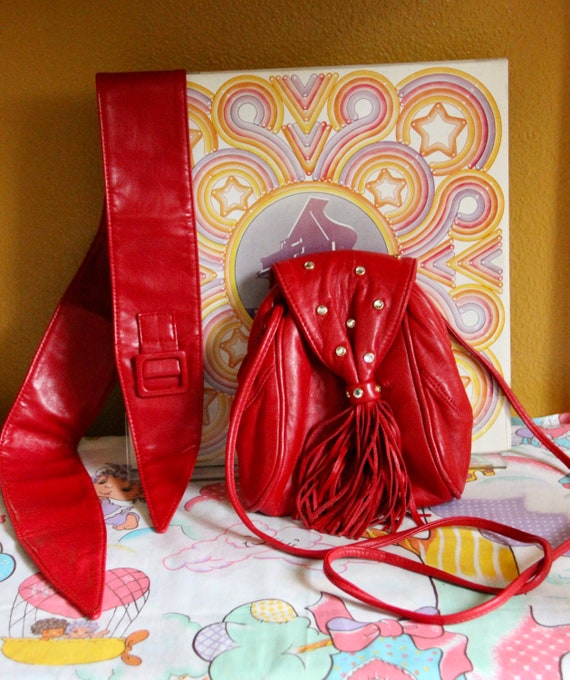 80s Set Red Oversized Belt and Fringe Bag - image 1
