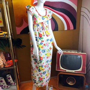 60s Petal Sleeves Daisies Maxi Dress in Multicoloured Flower Print Flower Power with Red Ribbon Chest Accent