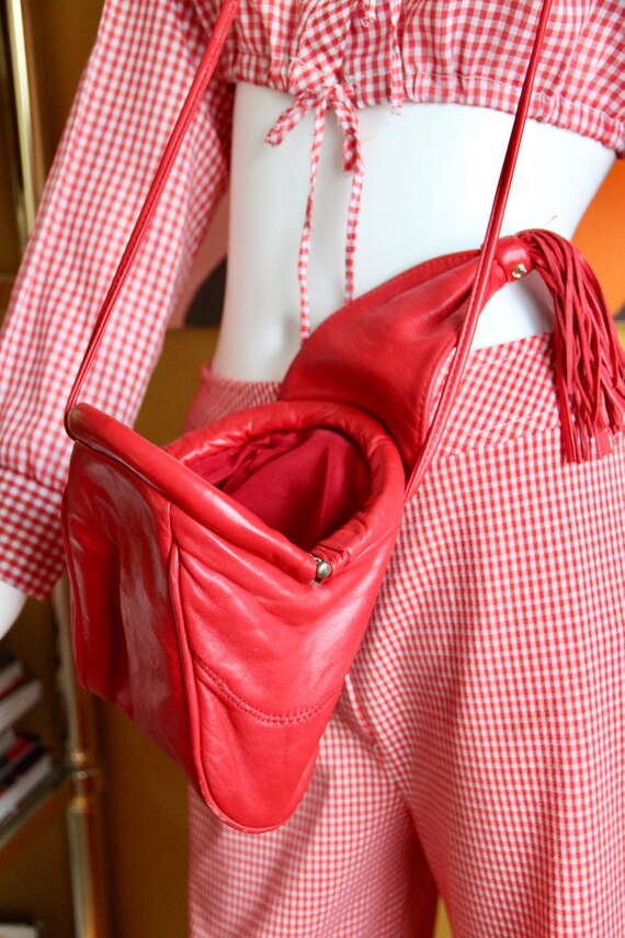 80s Set Red Oversized Belt and Fringe Bag - image 7