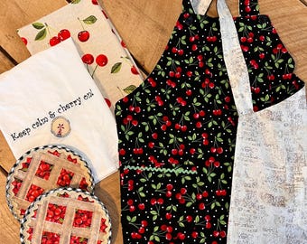 Linge de cuisine avec tablier sur le thème de la tarte aux cerises, torchon brodé, chauffe-plats pour tarte, torchons décoratifs