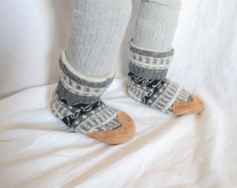 Child's size 9-10 (EU 26-27) SNOW TRACKS Felted Wool Soccasins the Leather Soles, Toes and Heels
