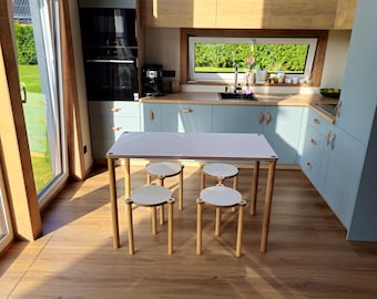 Kleiner skandinavischer Esstisch - minimalistischer Küchenschreibtisch