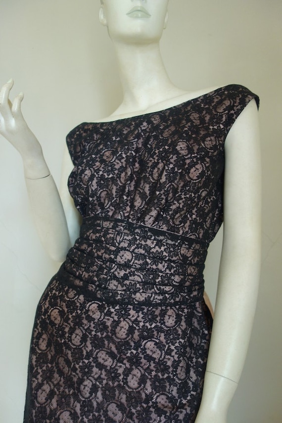 Vintage 1940s 1950s Black Lace Overlay over Pink … - image 1