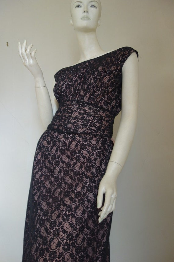 Vintage 1940s 1950s Black Lace Overlay over Pink … - image 3