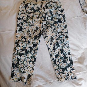 Vintage Y2K D & G Daisy Capri Crop Pants size 10