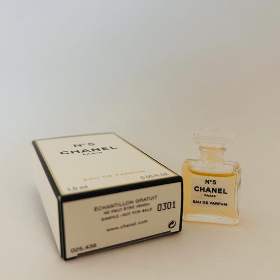 Chanel No 5 EDP 1.5 Ml Box .05 Fl Oz Perfume Fragrance Parfum