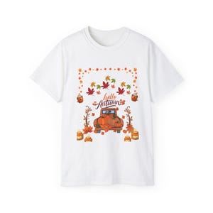 Hola otoño, camiseta con diseño de camión de calabazas / Hojas de otoño, calabazas, cosecha acogedora