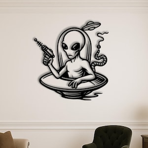 Retro Alien Wall Art – Sci-Fi Metal UFO Decor for Geek Homes