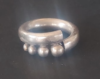 Vintage Sterling Modernist artisan Ring Size 6