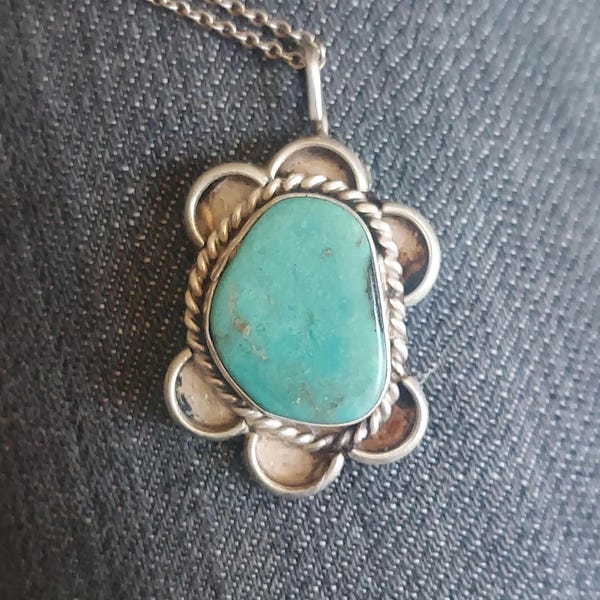 Vintage Navajo-Sterling-Türkisanhänger mit großem Anhänger