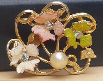 Broche vintage Art Nouveau de oro y esmalte con forma floral y perla