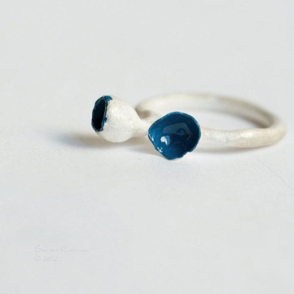 Blue Bud Ring White Sterling Silver T11