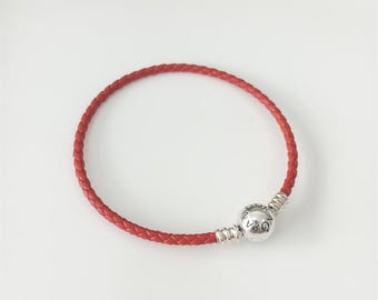 Pulseira Pandora de prata esterlina com pingente de couro vermelho
