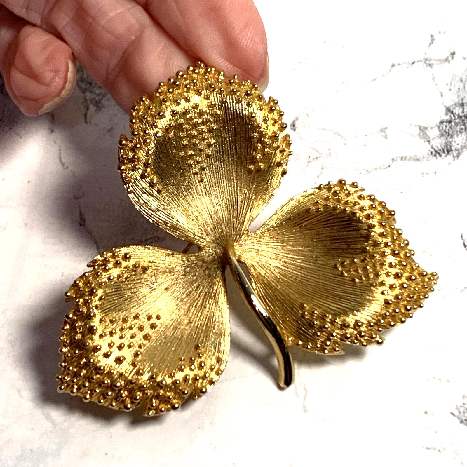 葉っぱデサインブローチ RiZ CIaborne Liz Claiborne Leaf Brooch - Etsy
