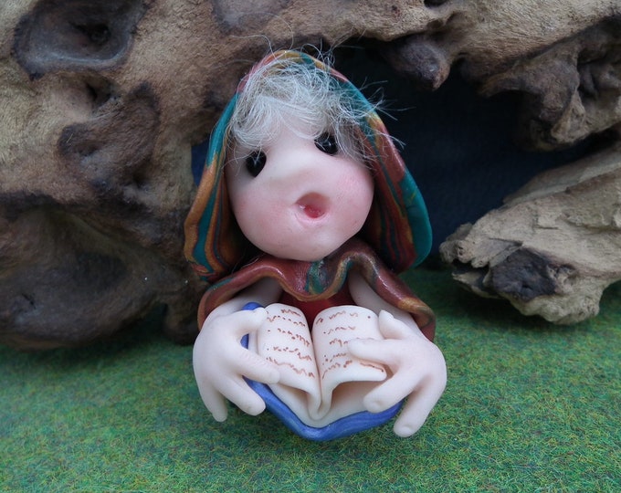 Library Assistant Gnome 'Daffa' reading from very important book * Ann Galvin * 2+1/2" Sculpt OOAK
