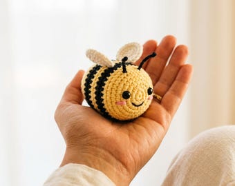 Bumble Bee Amigurumi Crochet Pattern PDF, Kawaii Stuffed Animal, Beginner Easy Crochet (4 pages)