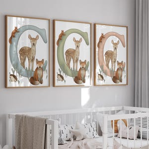 Pacote de arte de parede com letras de animais para berçário da floresta, inicial C, estampa de amigos da floresta, monograma para berçário, decoração de berçário caprichosa, presente boho para bebê