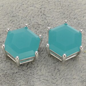 2 Hexagonal Mint Turquoise Crystal Glass Pendant / Connector, 18mm, Silver Plated over Brass Prong Setting. [A1070089]