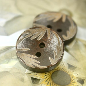 Wooden Buttons - 10 pieces of Palm Leaves Pattern Concave Brown Wood buttons. 0.71 inch