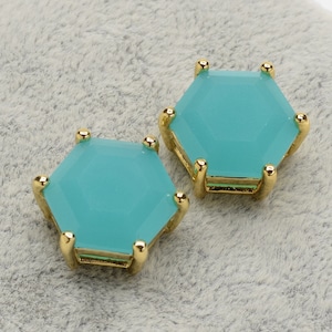 2 Hexagonal Mint Turquoise Crystal Glass Pendant / Connector, 18mm, Gold Plated over Brass Prong Setting. [A0070069]