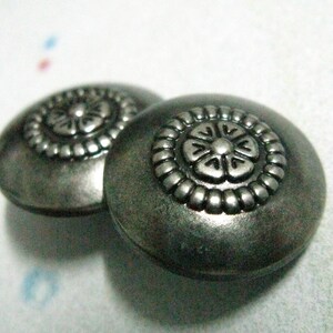 Metal Buttons - Beads Flower Metal Buttons , Gunmetal Color , Shank , 0.79 inch , 6 pcs