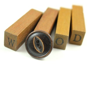 Wooden Buttons - Antiqued Dark Brown Scrubbed Wood Buttons, 0.71 inch (10 in a set)