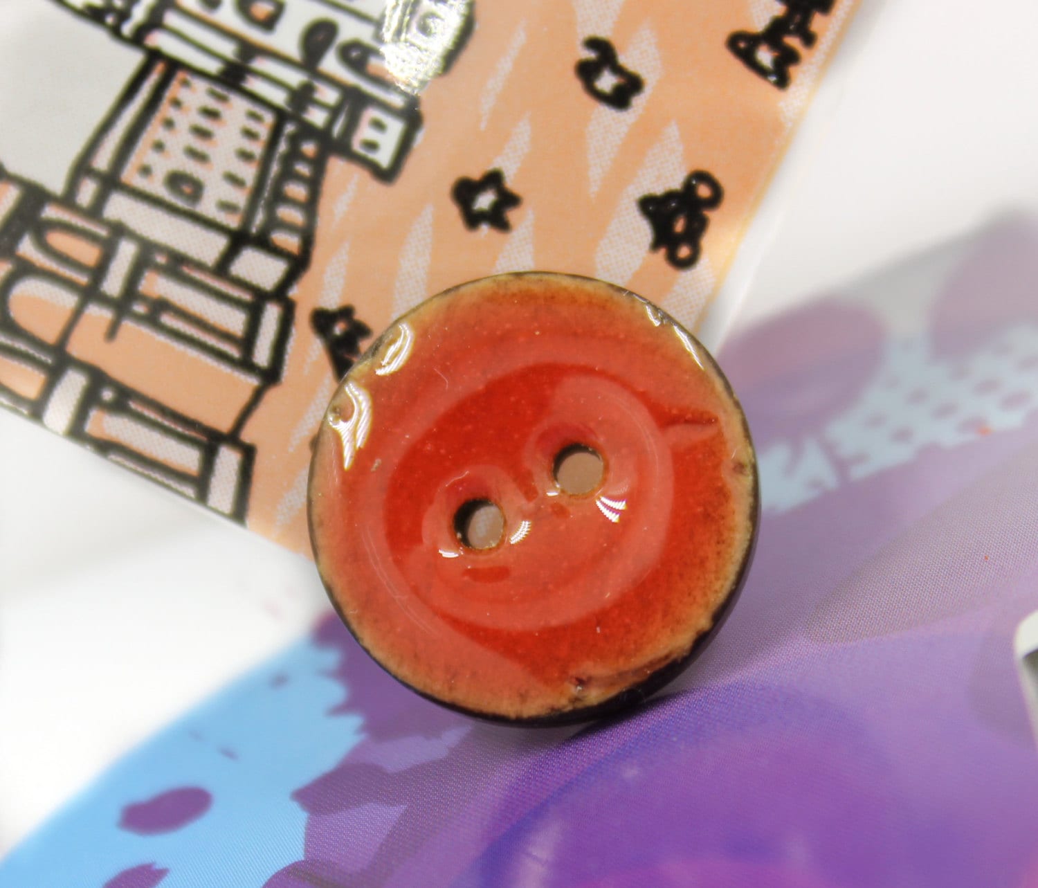 Red Buttons - 10 Pieces of Translucent Light Red Enamel Buttons With ...