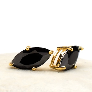 2 Marquise Black Zircon Pendant / Connector, 18mm, Gold Plated over Brass Prong Setting. [M0080363]