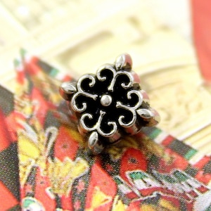 Metal Buttons - Trefoil Cross Metal Buttons , Retro Silver Color , Shank , 0.27 inch , 10 pcs
