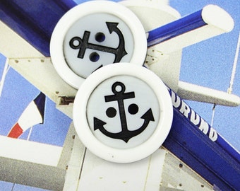 White Plastic Buttons with Black Anchor Pattern, 0.79 inch (10 in a set)