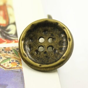 Metal Buttons - Hammered Surface Metal Buttons , Antique Brass Color , Thicken Border , 4 Holes , 0.87 inch , 10 pcs