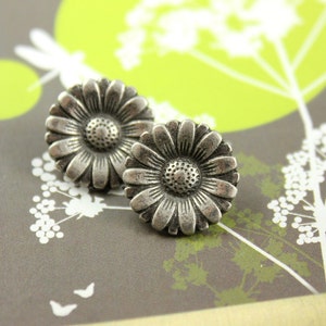 10 Small Daisy Nickel Silver Metal Buttons, 0.59 inch image 2