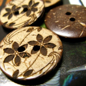 Wooden Buttons - 10 pieces of Japanese Style Khaki Concave  Coconut Buttons with Brown Tawny-Day-Lily pattern. 0.71 inch