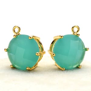 2 Round Mint Turquoise Crystal Glass Pendant, 16mm, Gold Plated over Brass Prong Setting. [R0070454]