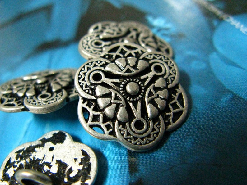Goth Buttons Metal Buttons - Gothic Flower Art Metal Buttons , Retro Silver Color ...