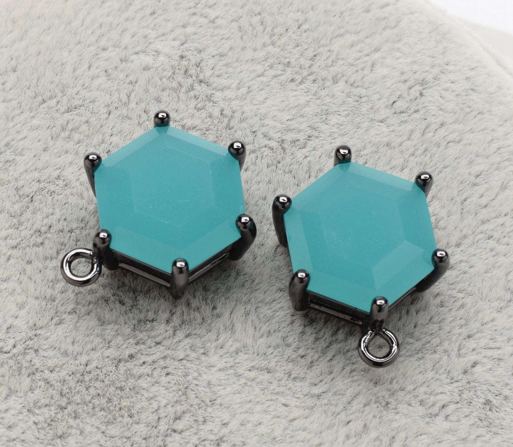 2 Hexagonal Mint Turquoise Crystal Glass Pendant, 18mm