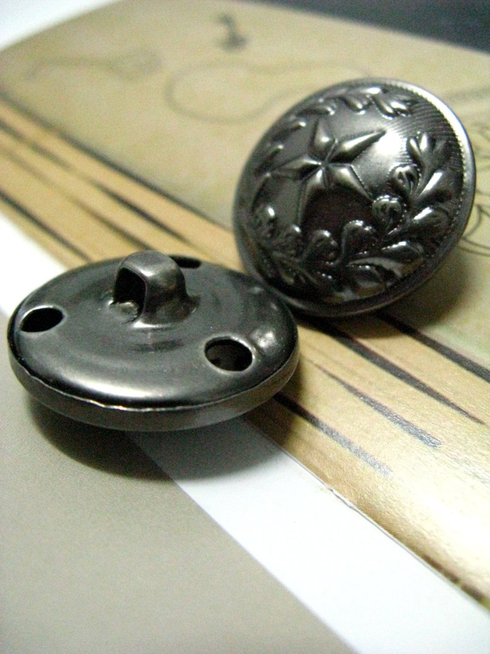 Metal Buttons - Star Straw Metal Buttons , Gray Silver Color , Domed ...